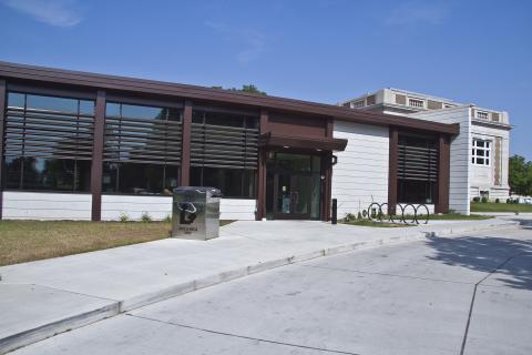 Exterior of Lincoln Branch